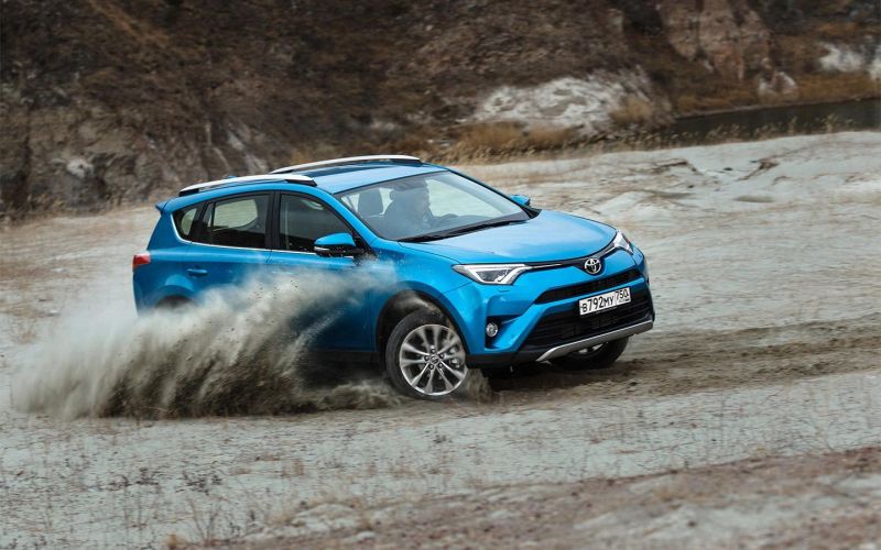 Каких «японцев» с пробегом до ₽2 млн выбрали в России. Опрос Autonews