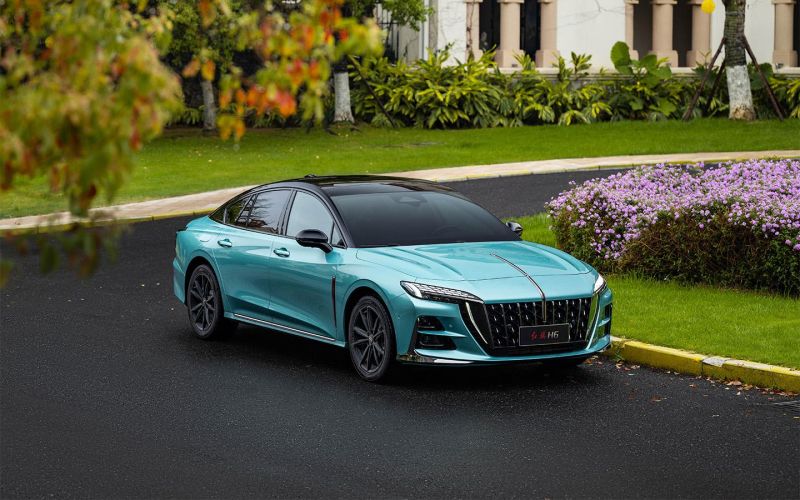 С шильдиком Н6. Названа дата премьеры новой модели Hongqi в России