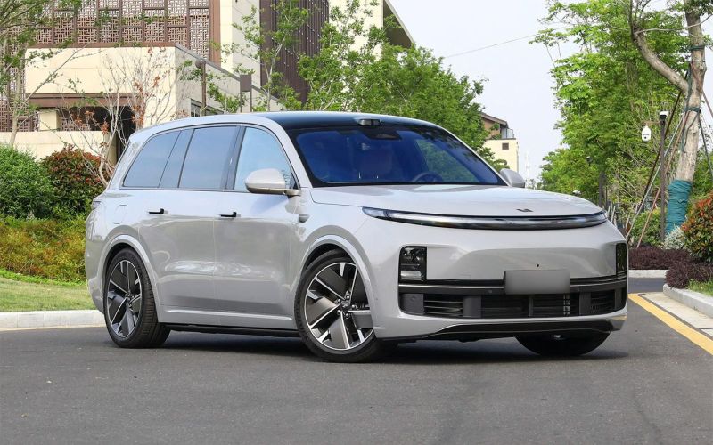 Обновленные кроссоверы Li Auto 2025 года поступили к дилерам в России
