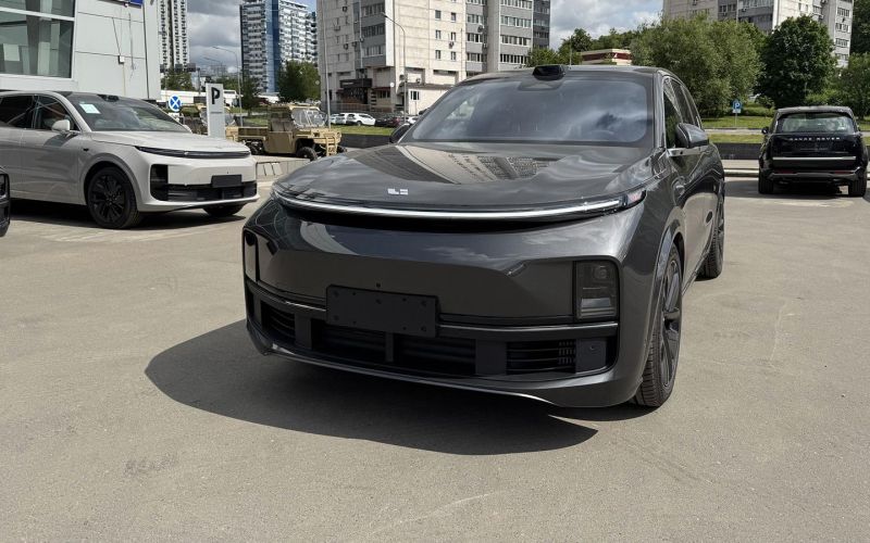 Учим китайский. Первый тест «официального» Lixiang L9 Ultra 2025 года