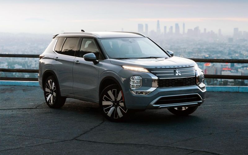 В Mitsubishi рассказали о гарантии, сервисе и поставках машин в Россию
