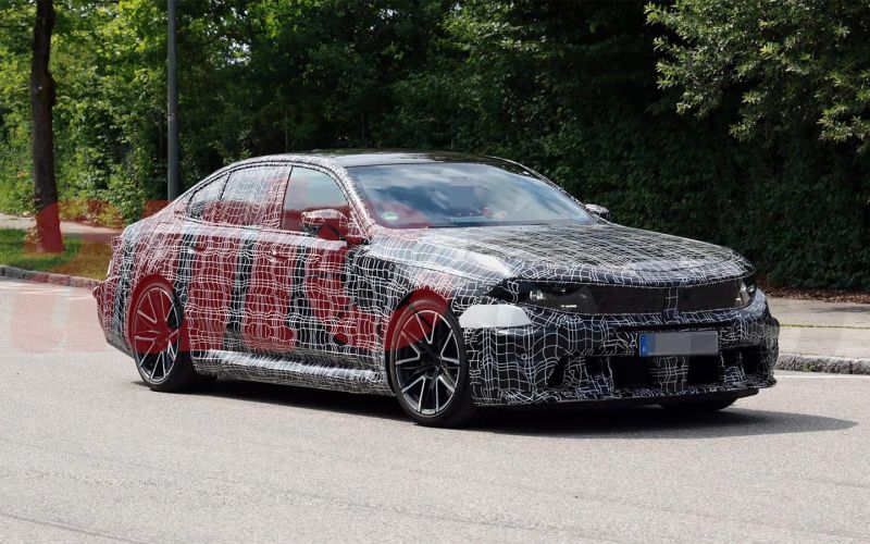 Мы узнали все о новом BMW M5 2027 модельного года. Фото, оснащение и цены