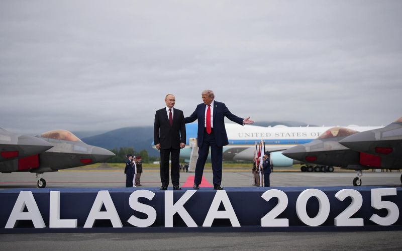 Путин и Трамп начали переговоры в лимузине The Beast