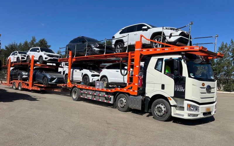 Россияне стали массово завозить машины в преддверии нового утильсбора